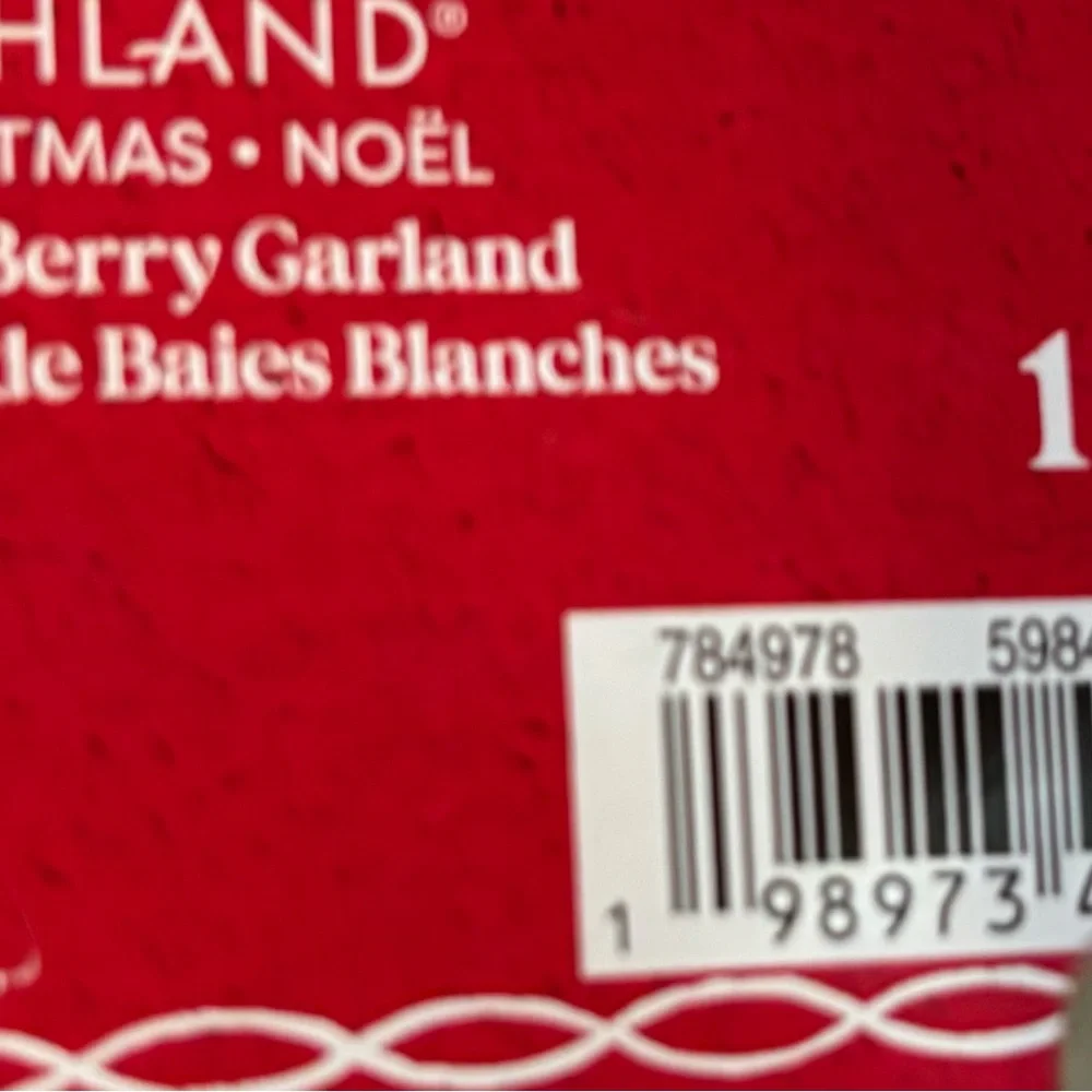 white faux berry Christmas garland NEW NWT 6 feet festive mantle Xmas
